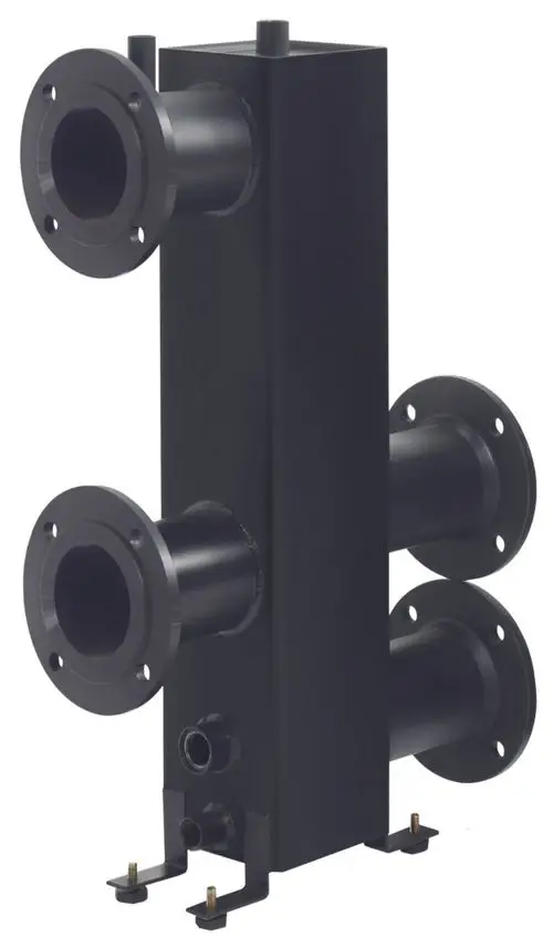 Schwarze Hydraulikkomponente mit mehreren Anschlüssen, geeignet für Installationen. Gezeigt sind Flansche und Montagevorrichtungen, möglicherweise für Vaillant-Systeme.